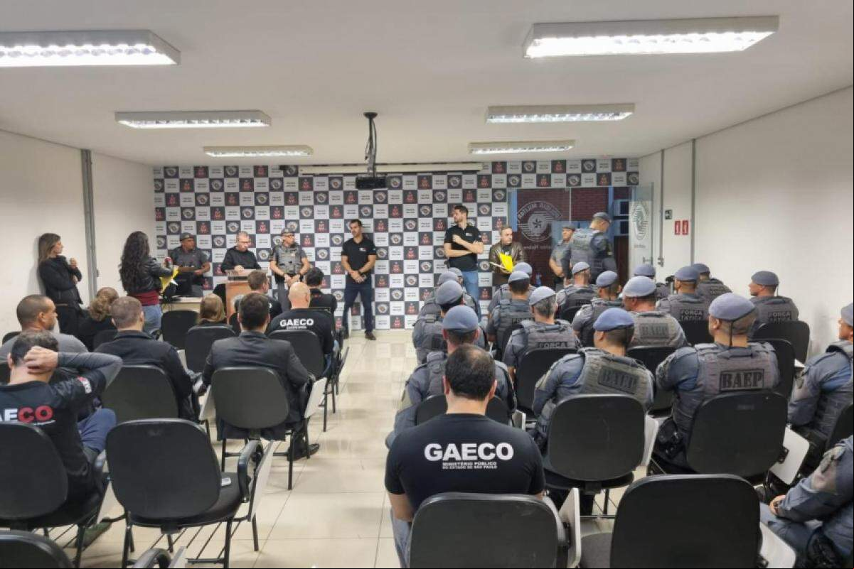 Equipe do Gaeco reunida com a Polícia Militar